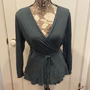 Skink long sleeve green wrap shirt BN562